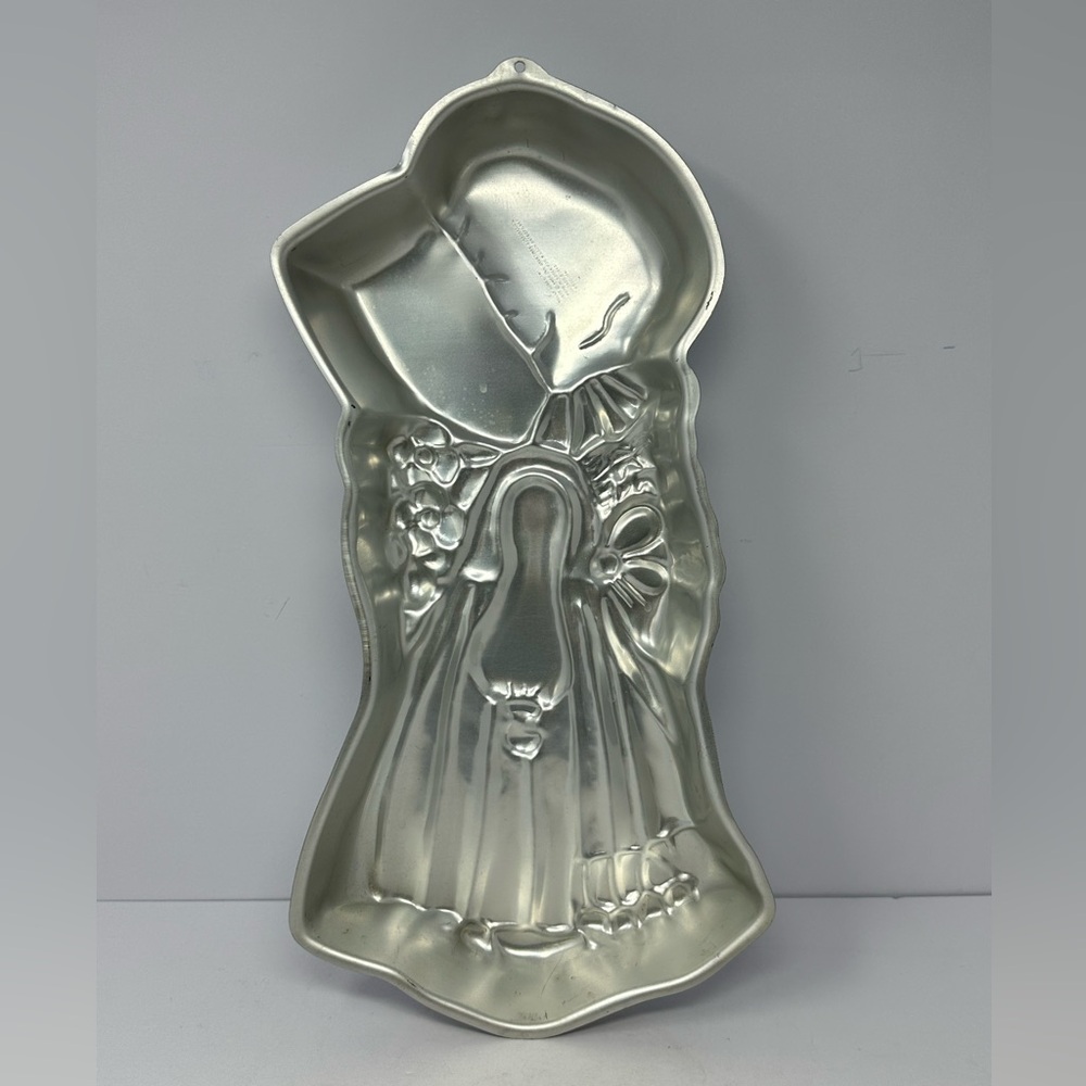 Vintage 1975 Wilton Holly Hobbie Aluminum Cake Pan Baking Mold #502-194 W7